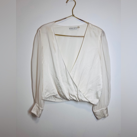 Alice + Olivia V Neck White Sheer Silk  Cropped Blouse Shirt medium - Picture 3 of 12